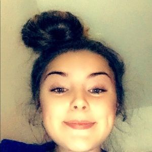 Meet your Posher, April